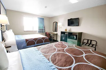 Super 8 by Wyndham Kenosha / Pleasant Prairie