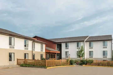 Super 8 by Wyndham Columbia Clark Lane