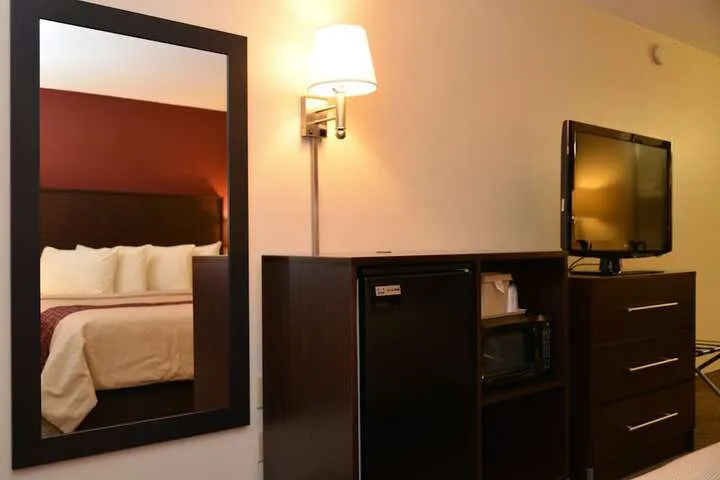 Room 4 of 17