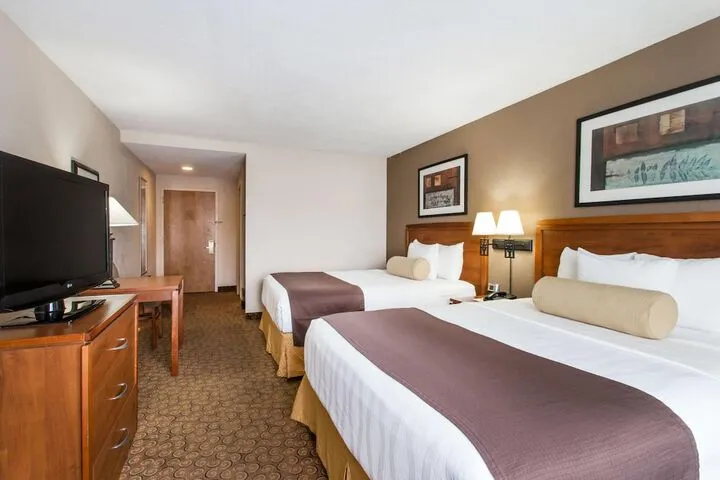 Room 5 of 17