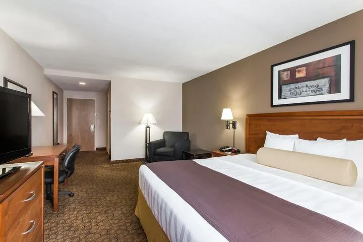 Room 4 of 17