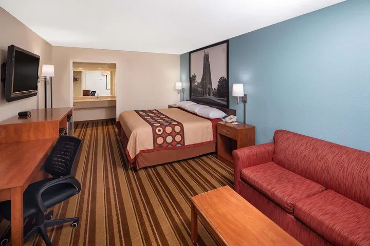 Room 3 of 16
