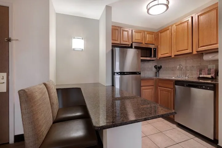 Room 4 of 65
