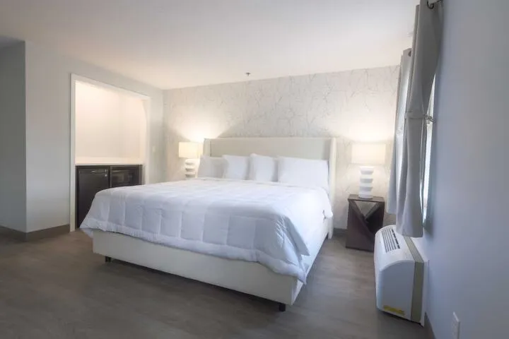 Room 4 of 20
