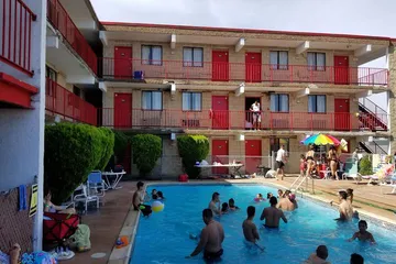 Cloud 9 Inn