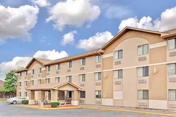 Super 8 by Wyndham Mokena / Frankfort /I-80