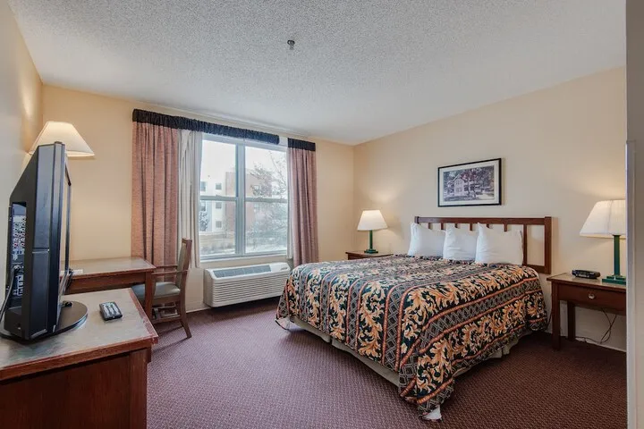 Room 5 of 37