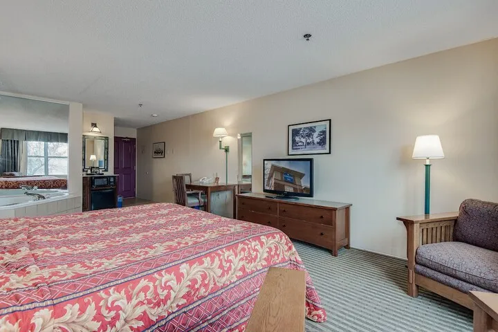 Room 4 of 37