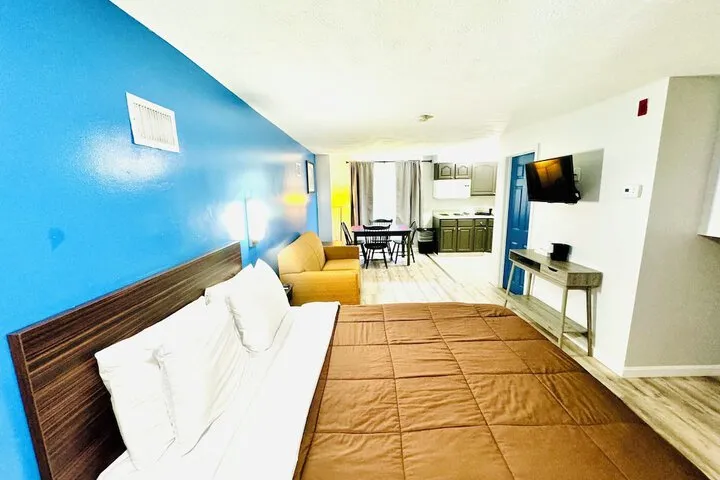 Room 4 of 44