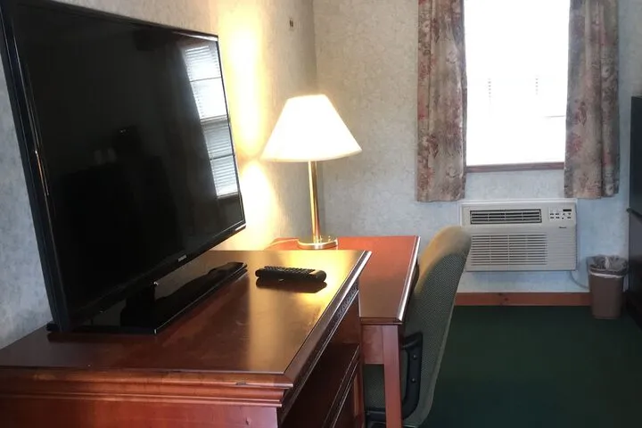 Room 5 of 73