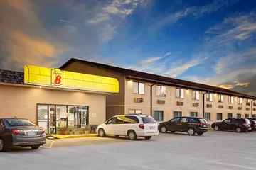 Super 8 by Wyndham Macomb