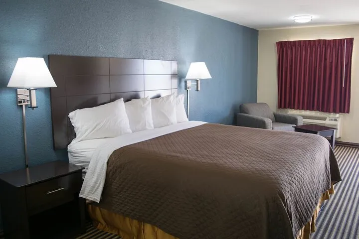 Room 4 of 41