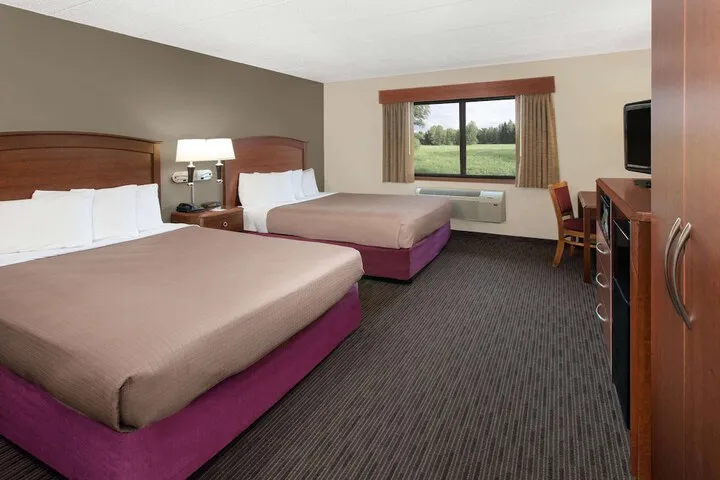 Room 4 of 24