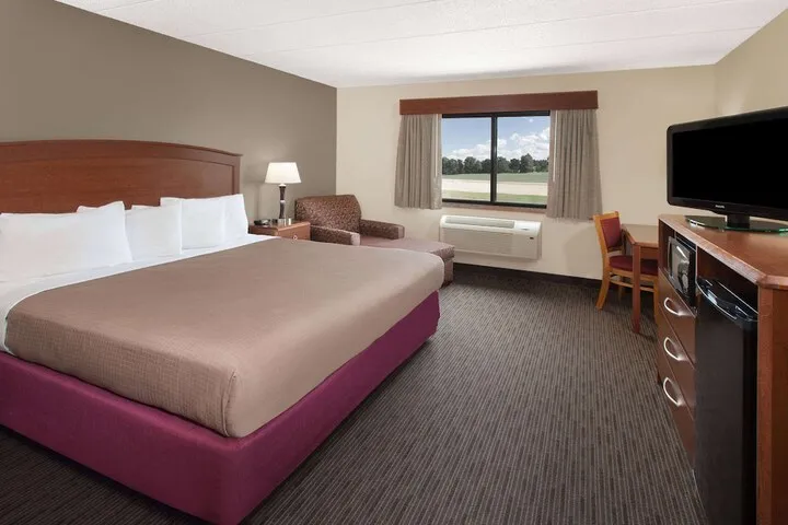 Room 3 of 24