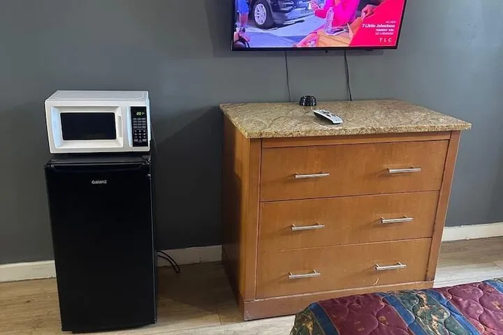 Room 2 of 7