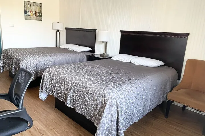 Room 5 of 17