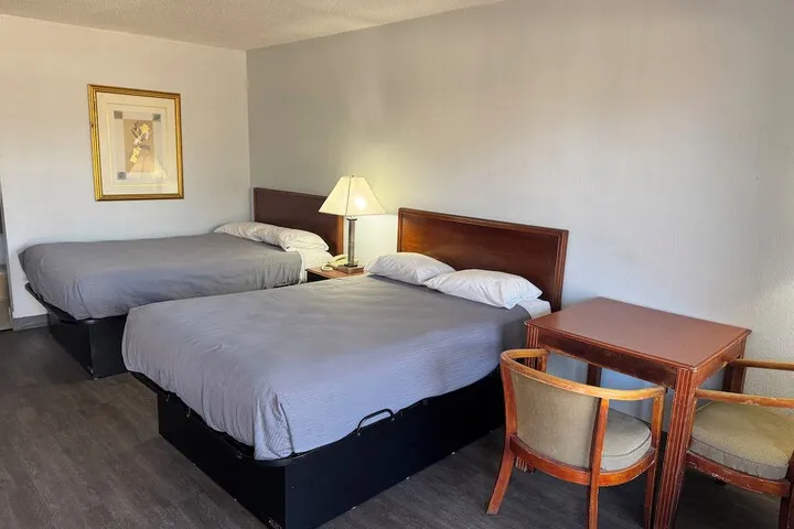 Room 5 of 13
