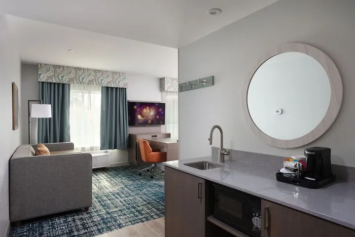 Room 4 of 46