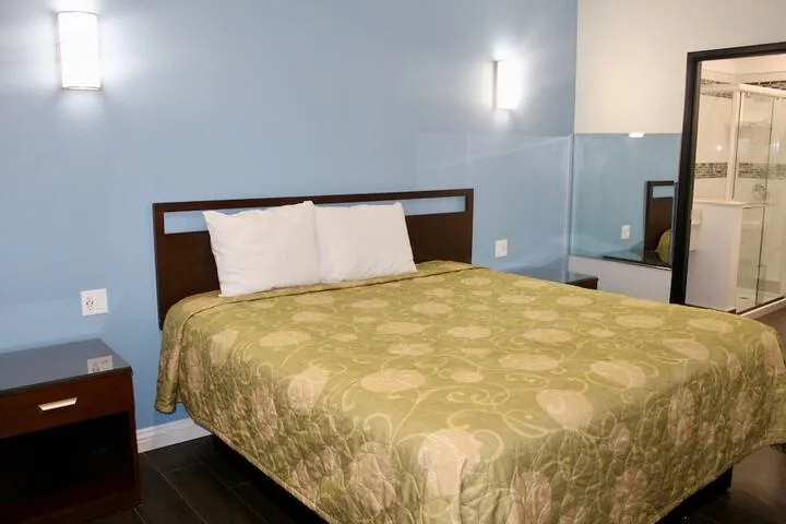 Room 3 of 38