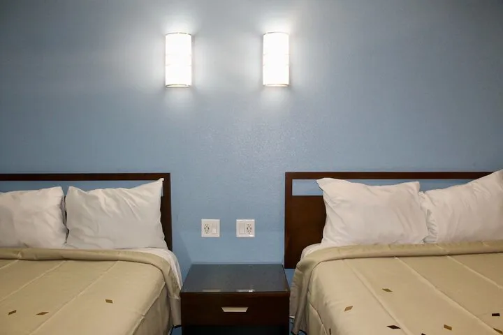 Room 4 of 38