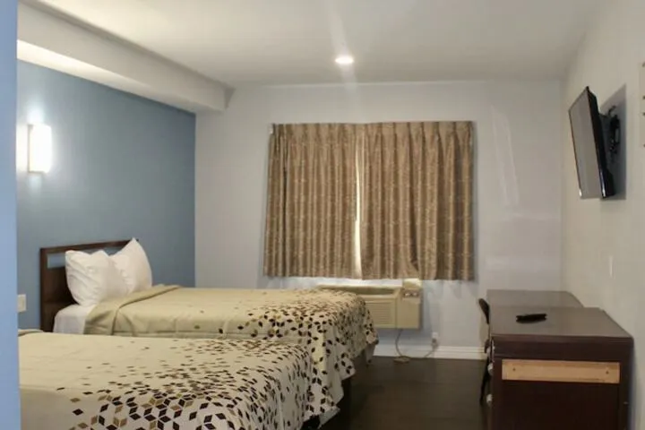 Room 5 of 38