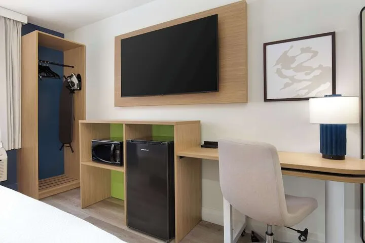 Room 5 of 27