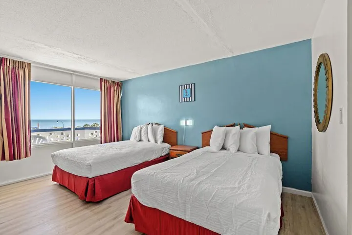 Room 4 of 17