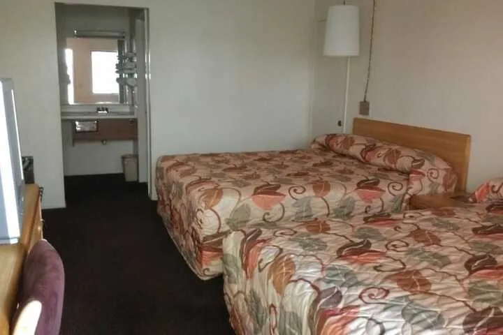 Room 3 of 37