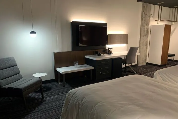 Room 4 of 39