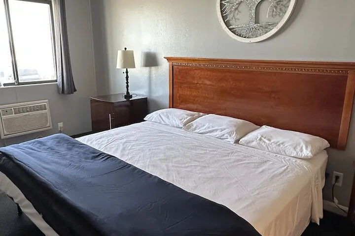Room 5 of 26