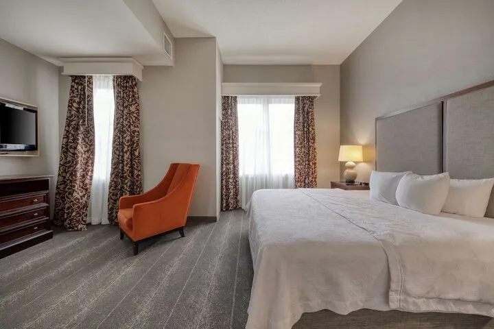 Room 5 of 89
