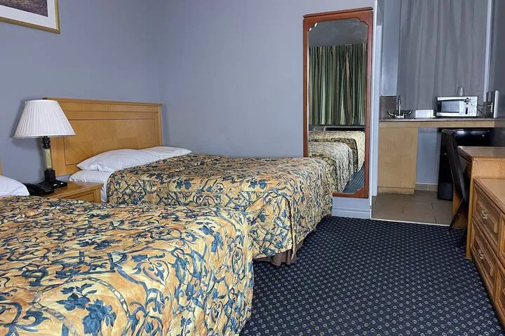 Room 4 of 24