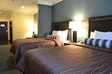 Red River Inn & Suites