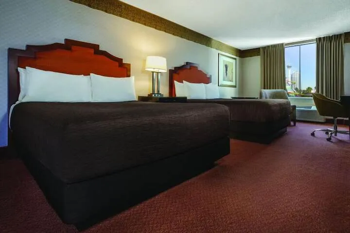 Room 3 of 53
