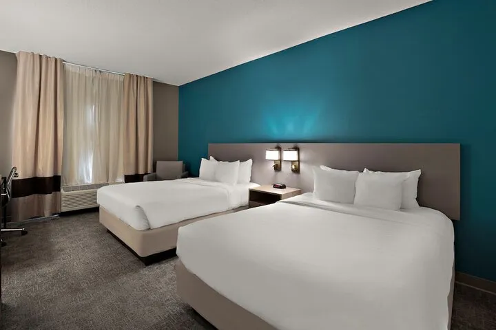 Room 4 of 28