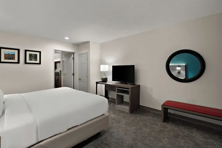 Room 5 of 28