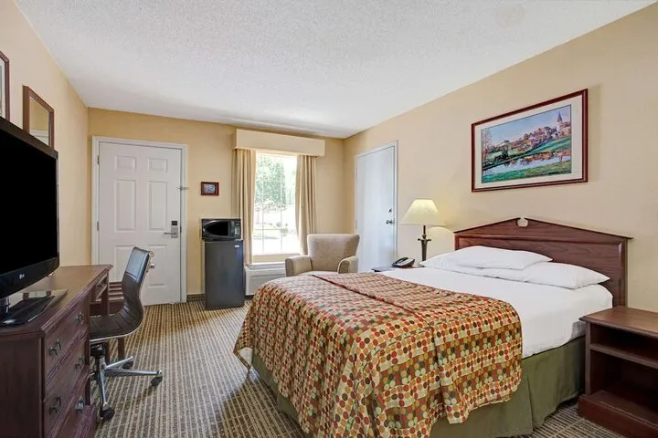 Room 5 of 15