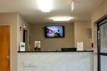 Brentwood Inn & Suites