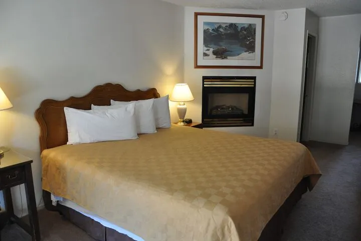 Room 4 of 64