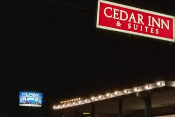 Cedar Inn & Suites