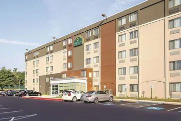 La Quinta Inn & Suites by Wyndham Baltimore N / White Marsh