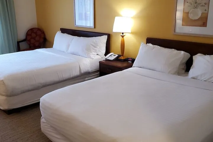 Room 5 of 32