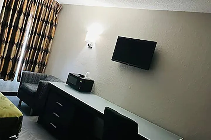 Room 5 of 29