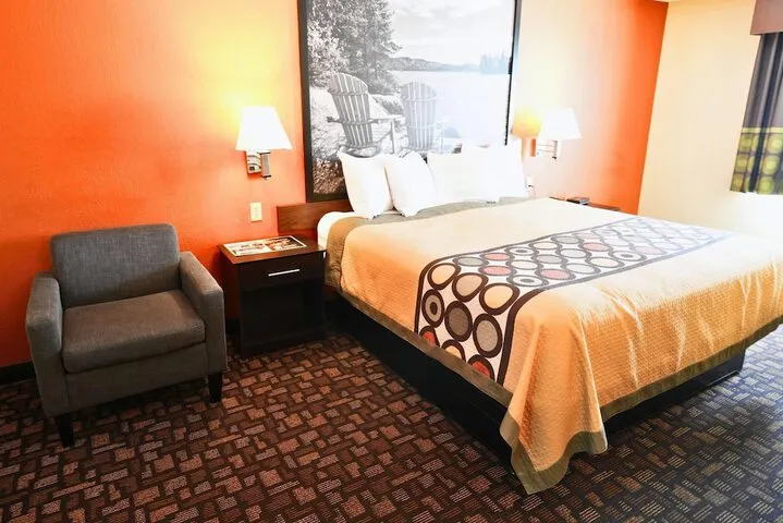 Room 3 of 16