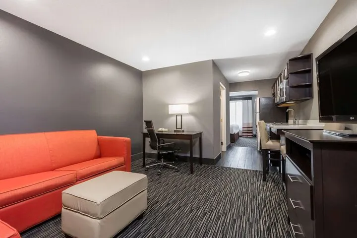 Room 5 of 15