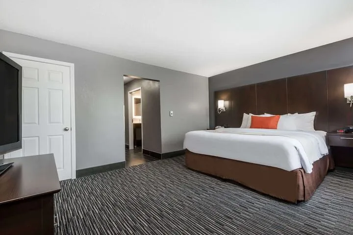 Room 3 of 15