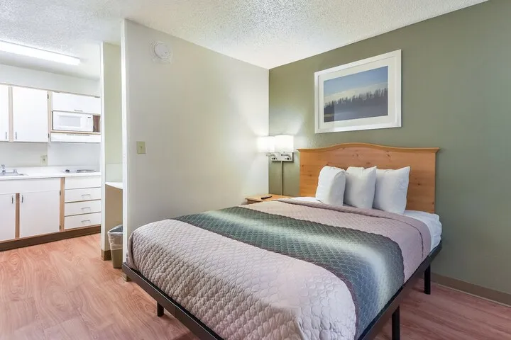 Room 5 of 25