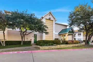 HomeTowne Studios by Red Roof Dallas - North Addison / Tollway