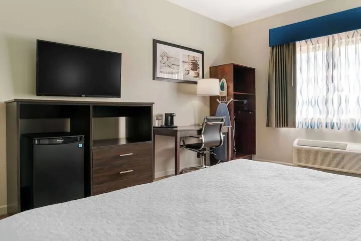 Room 5 of 26