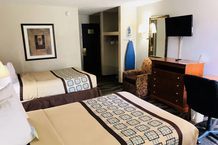 Room 5 of 28